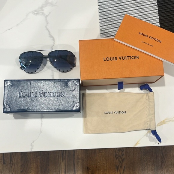 Studded LV Aviator sunglasses - Picture 6 of 11